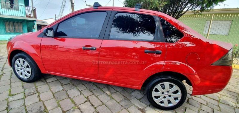 FIESTA 1.6 MPI CLASS SEDAN 8V FLEX 4P MANUAL - 2011 - CAXIAS DO SUL