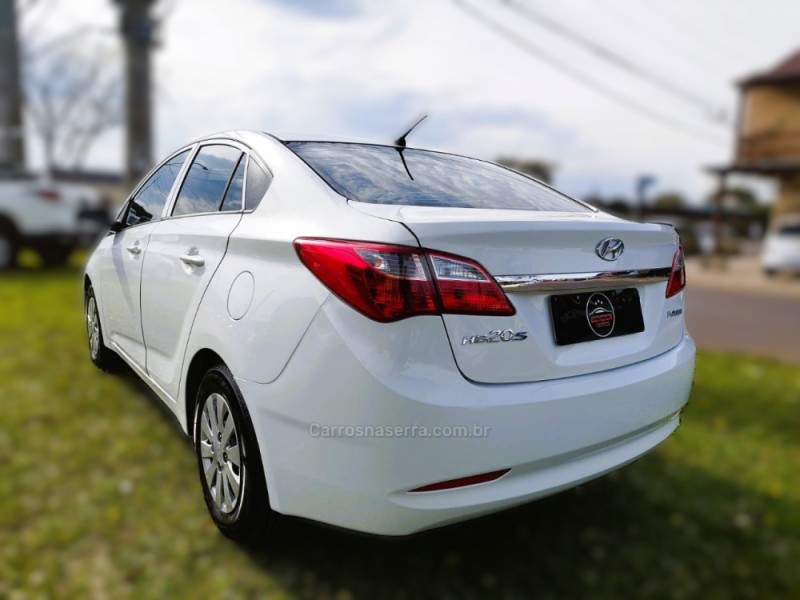 HB20S 1.6 COMFORT PLUS 16V FLEX 4P MANUAL - 2014 - NOVO HAMBURGO