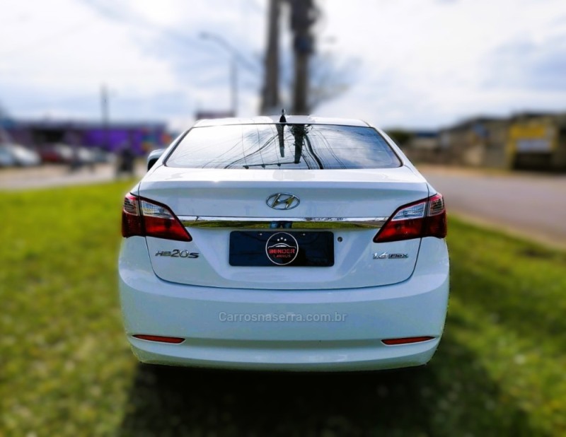 HB20S 1.6 COMFORT PLUS 16V FLEX 4P MANUAL - 2014 - NOVO HAMBURGO