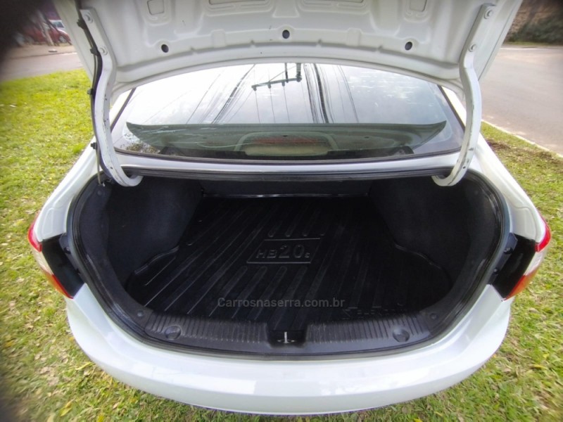 HB20S 1.6 COMFORT PLUS 16V FLEX 4P MANUAL - 2014 - NOVO HAMBURGO