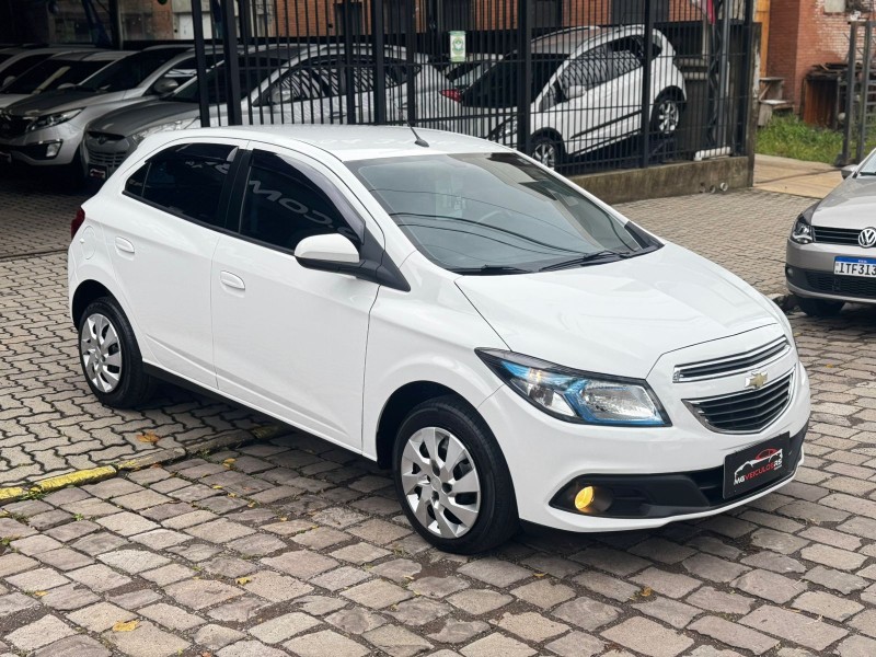 ONIX 1.4 MPFI LT 8V FLEX 4P MANUAL - 2013 - CAXIAS DO SUL
