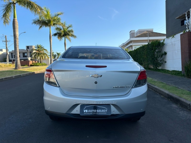 PRISMA 1.4 MPFI LTZ 8V FLEX 4P MANUAL - 2015 - SãO LEOPOLDO