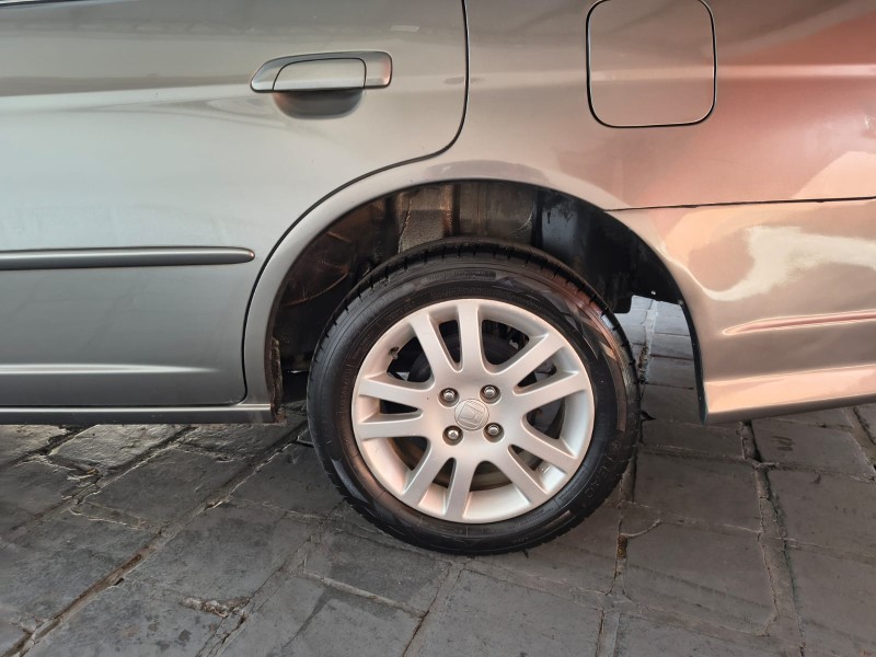 CIVIC 1.7 LXL 16V GASOLINA 4P AUTOMÁTICO - 2005 - CAXIAS DO SUL