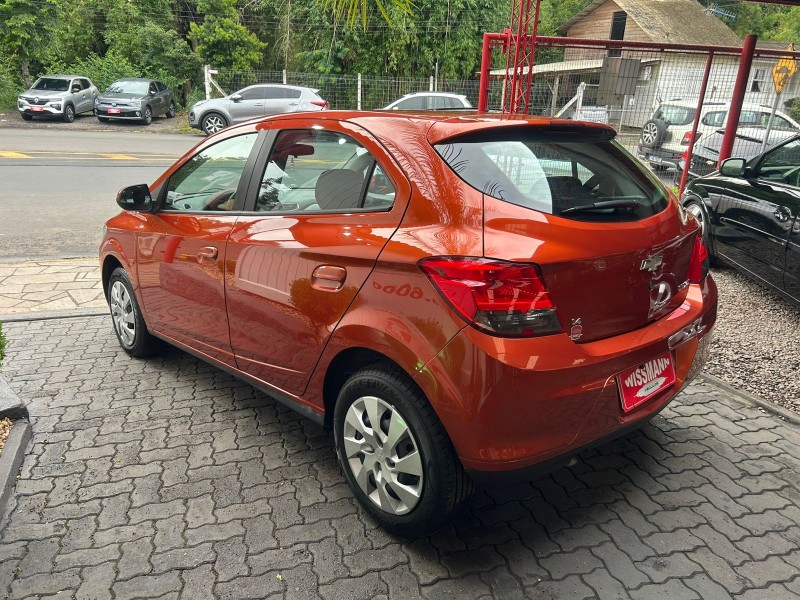 ONIX 1.4 MPFI LT 8V FLEX 4P MANUAL - 2014 - TRêS COROAS