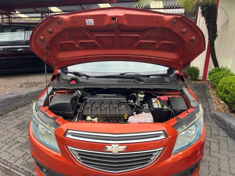 ONIX 1.4 MPFI LT 8V FLEX 4P MANUAL - 2014 - TRêS COROAS