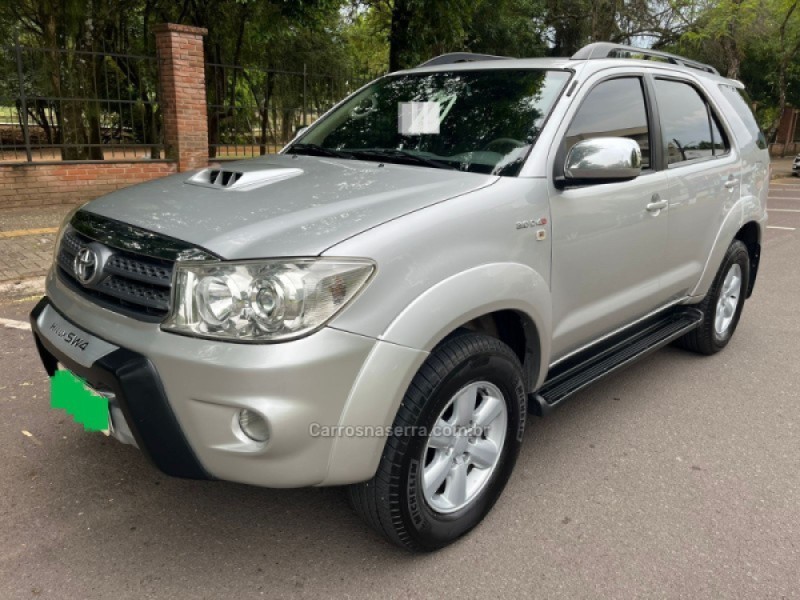 HILUX SW4 3.0 SRV 4X4 7 LUGARES 16V TURBO INTERCOOLER DIESEL 4P AUTOMÁTICO - 2011 - BENTO GONçALVES