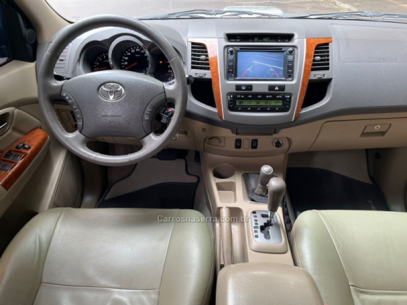 HILUX SW4 3.0 SRV 4X4 7 LUGARES 16V TURBO INTERCOOLER DIESEL 4P AUTOMÁTICO - 2011 - BENTO GONçALVES