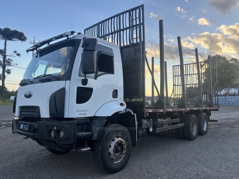 CARGO 3133 E 6X4 TURBO (E5) - 2013 - CANELA