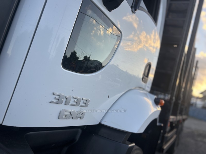 CARGO 3133 E 6X4 TURBO (E5) - 2013 - CANELA