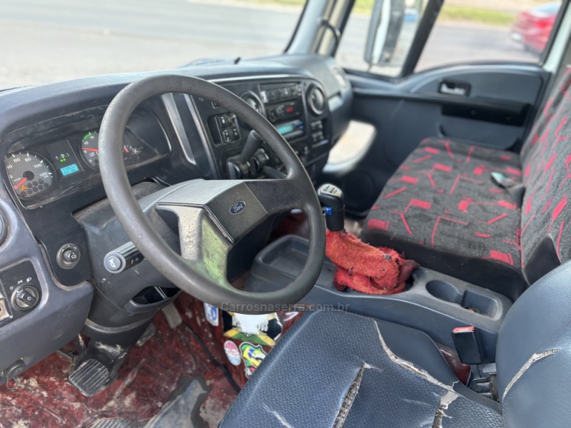 CARGO 3133 E 6X4 TURBO (E5) - 2013 - CANELA