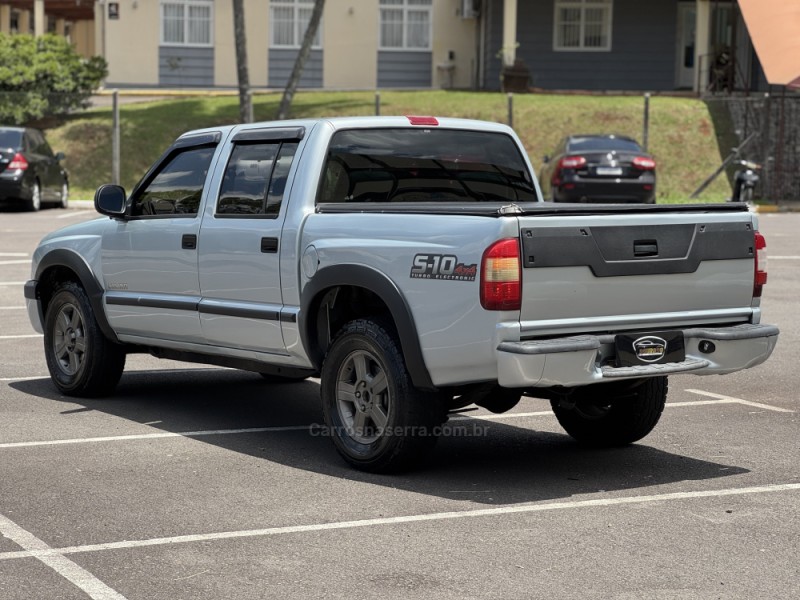 S10 2.8 COLINA 4X4 CD 12V TURBO ELECTRONIC INTERCOOLER DIESEL 4P MANUAL - 2011 - GRAMADO