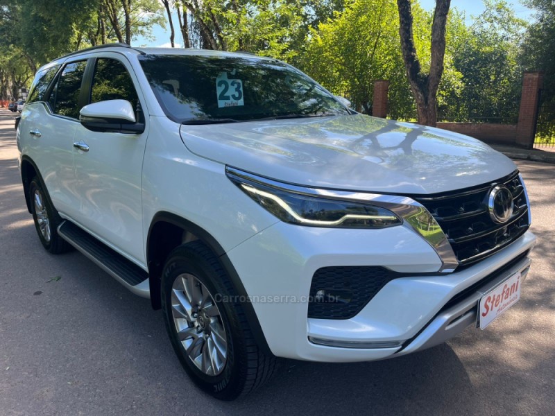 HILUX SW4 2.8 4X4 SRX PLATINUM TURBO DIESEL 4P AUTOMÁTICO - 2023 - FELIZ