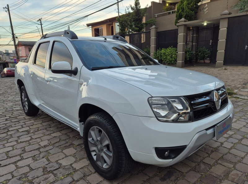 DUSTER OROCH 1.6 16V FLEX DYNAMIQUE 4P MANUAL - 2017 - CAXIAS DO SUL