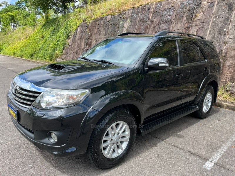 hilux sw4 3.0 srv 4x4 16v turbo intercooler diesel 4p automatico 2013 bento goncalves