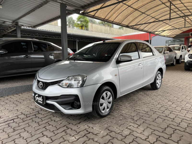 etios 1.5 xs sedan 16v flex 4p automatico 2018 bom principio