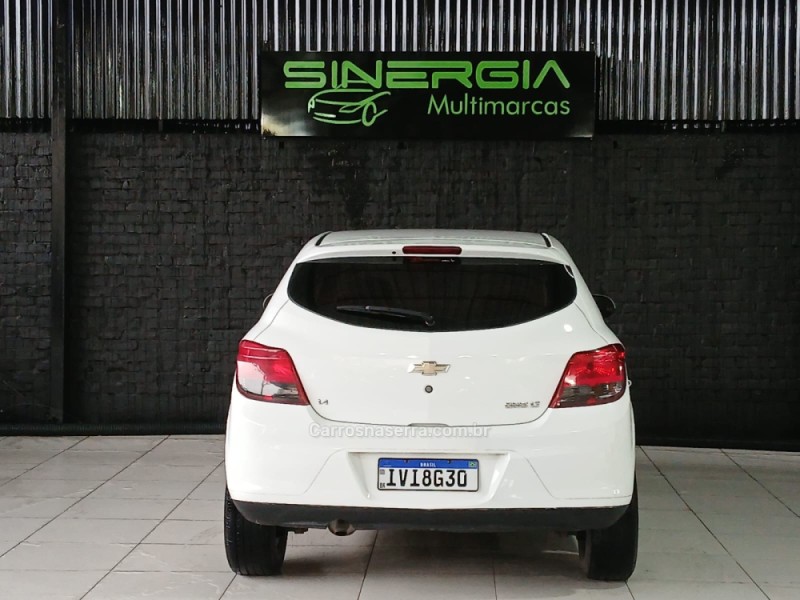 ONIX 1.4 MPFI LT 8V FLEX 4P MANUAL - 2014 - CAXIAS DO SUL