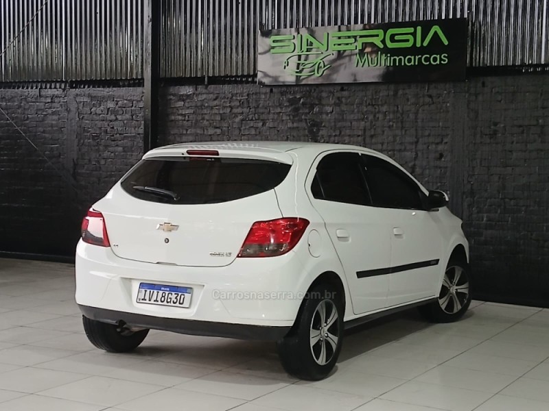 ONIX 1.4 MPFI LT 8V FLEX 4P MANUAL - 2014 - CAXIAS DO SUL