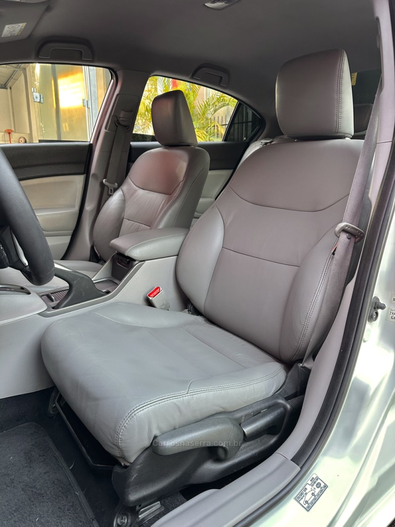 CIVIC 2.0 LXR 16V FLEX 4P AUTOMÁTICO - 2015 - ESTâNCIA VELHA
