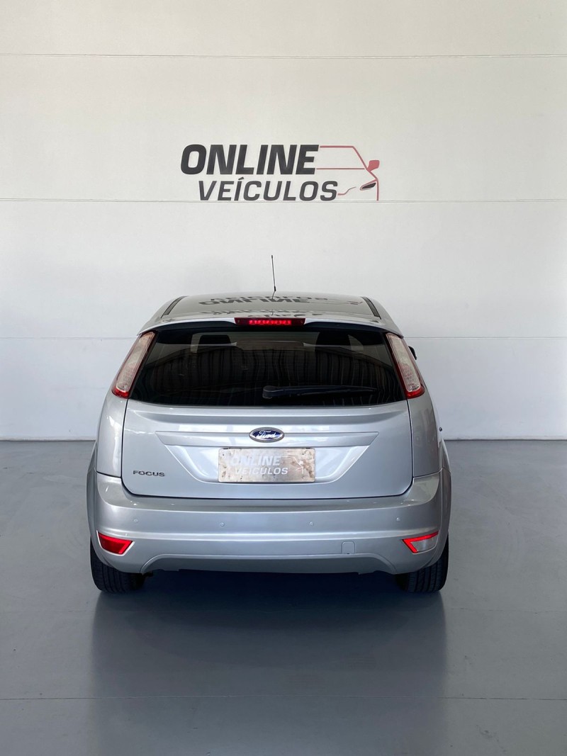 FOCUS 1.6 GLX 8V FLEX 4P MANUAL - 2013 - FARROUPILHA
