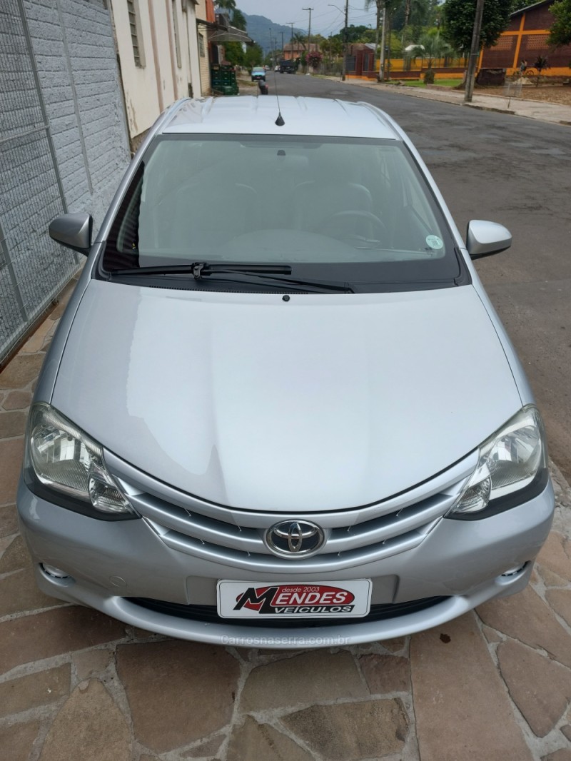 ETIOS 1.5 XS SEDAN 16V FLEX 4P MANUAL - 2015 - TRêS COROAS