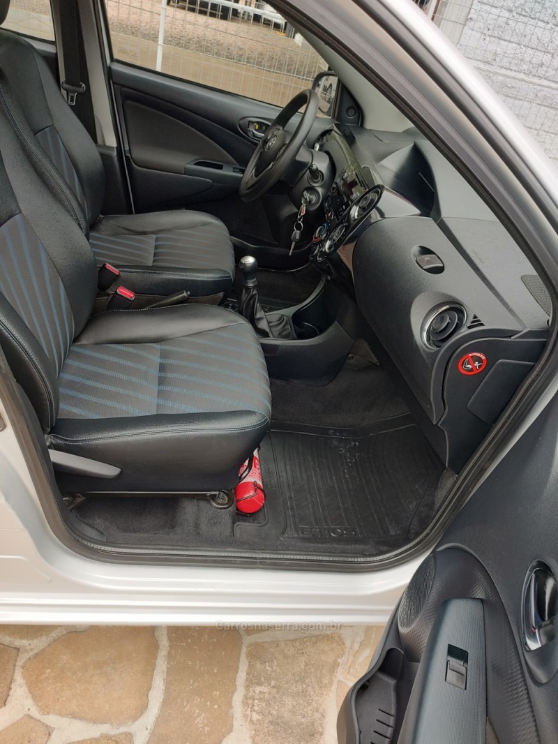 ETIOS 1.5 XS SEDAN 16V FLEX 4P MANUAL - 2015 - TRêS COROAS
