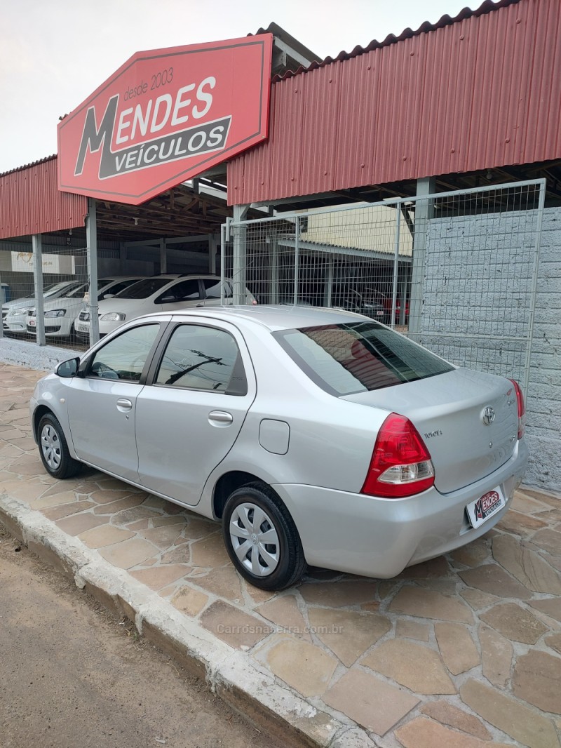 ETIOS 1.5 XS SEDAN 16V FLEX 4P MANUAL - 2015 - TRêS COROAS