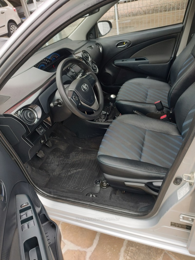 ETIOS 1.5 XS SEDAN 16V FLEX 4P MANUAL - 2015 - TRêS COROAS