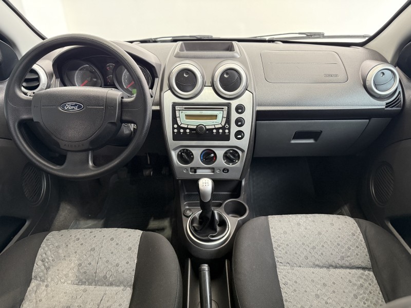 FIESTA 1.6 MPI CLASS HATCH 8V FLEX 4P MANUAL - 2012 - CAXIAS DO SUL