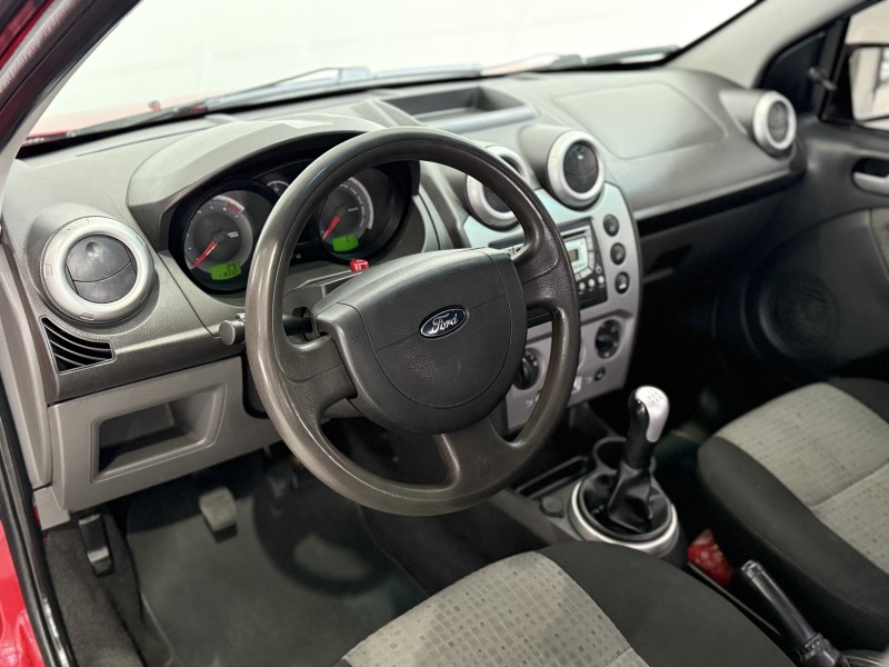 FIESTA 1.6 MPI CLASS SEDAN 8V FLEX 4P MANUAL - 2011 - CAXIAS DO SUL
