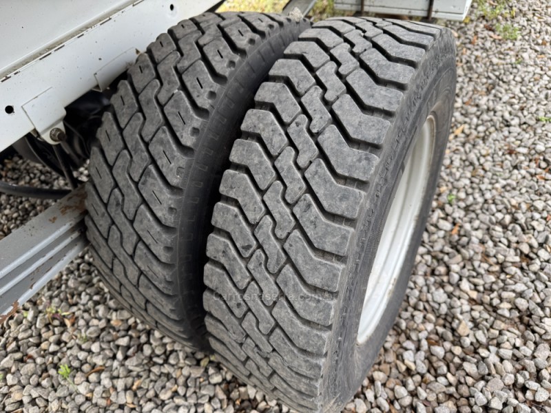 SPRINTER 2.2 CHASSI 415 LONGO DIESEL 3P MANUAL - 2002 - GARIBALDI