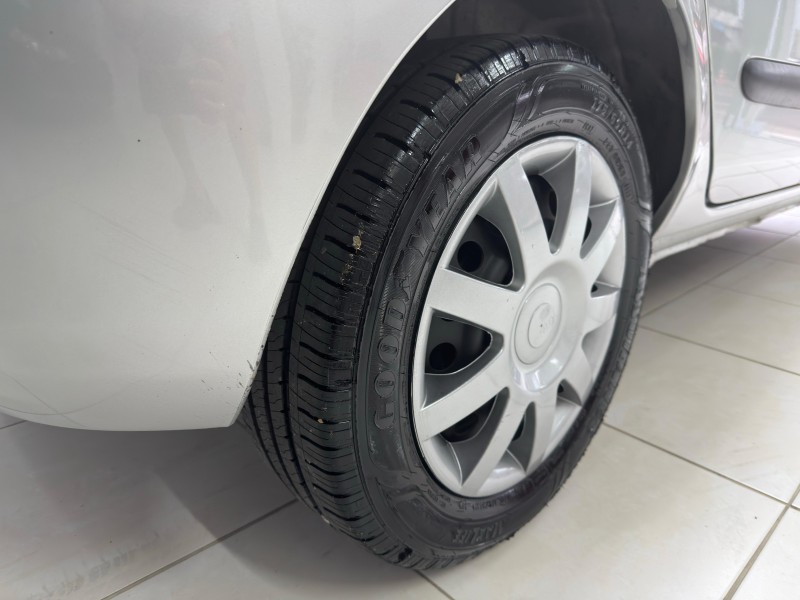 CLIO 1.0 CAMPUS 16V FLEX 4P MANUAL - 2011 - CAXIAS DO SUL