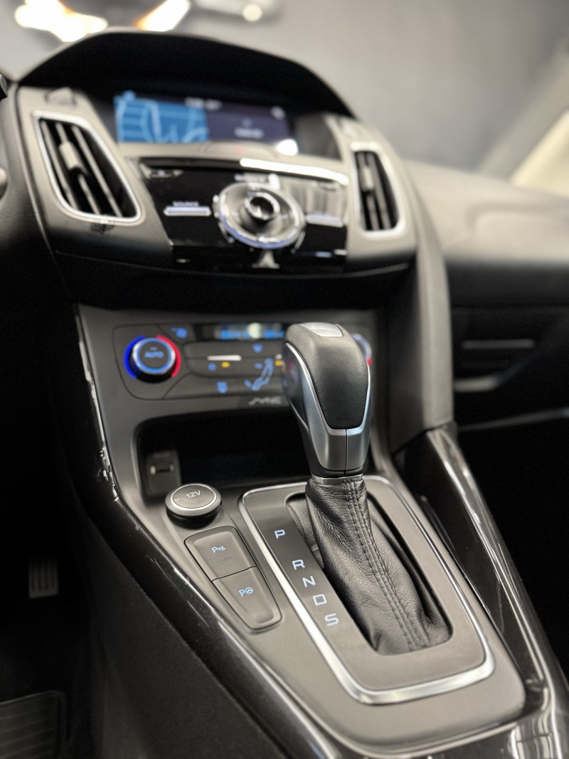 FOCUS 2.0 TITANIUM HATCH 16V FLEX 4P AUTOMÁTICO - 2018 - CAXIAS DO SUL