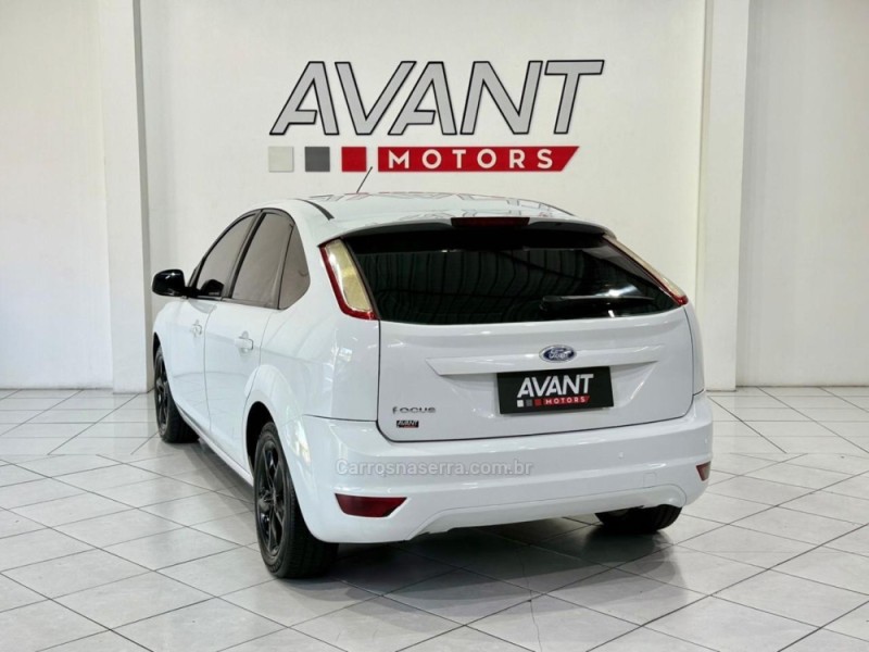 FOCUS 1.6 8V FLEX 4P MANUAL - 2011 - NOVO HAMBURGO