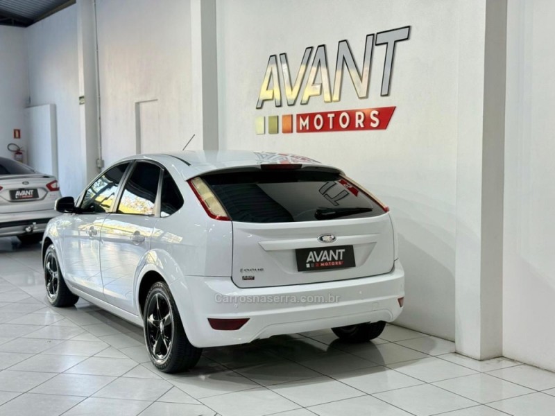 FOCUS 1.6 8V FLEX 4P MANUAL - 2011 - NOVO HAMBURGO