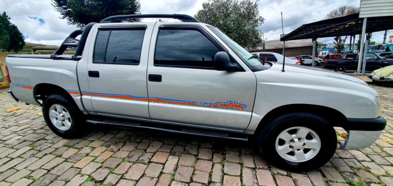 S10 2.8 SERTÕES 4X4 CD 12V TURBO ELECTRONIC INTERCOOLER DIESEL 4P MANUAL - 2005 - CAXIAS DO SUL