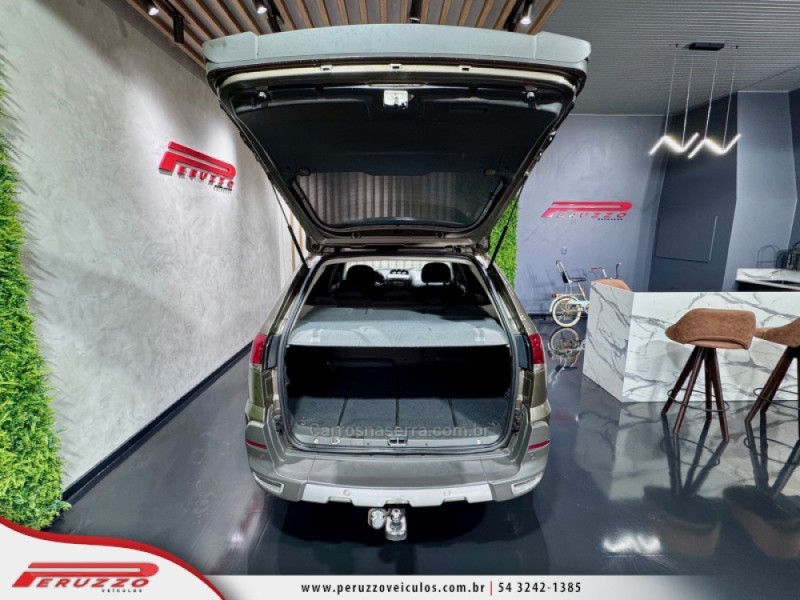 PALIO 1.8 MPI ADVENTURE LOCKER WEEKEND 8V FLEX 4P MANUAL - 2011 - NOVA PRATA