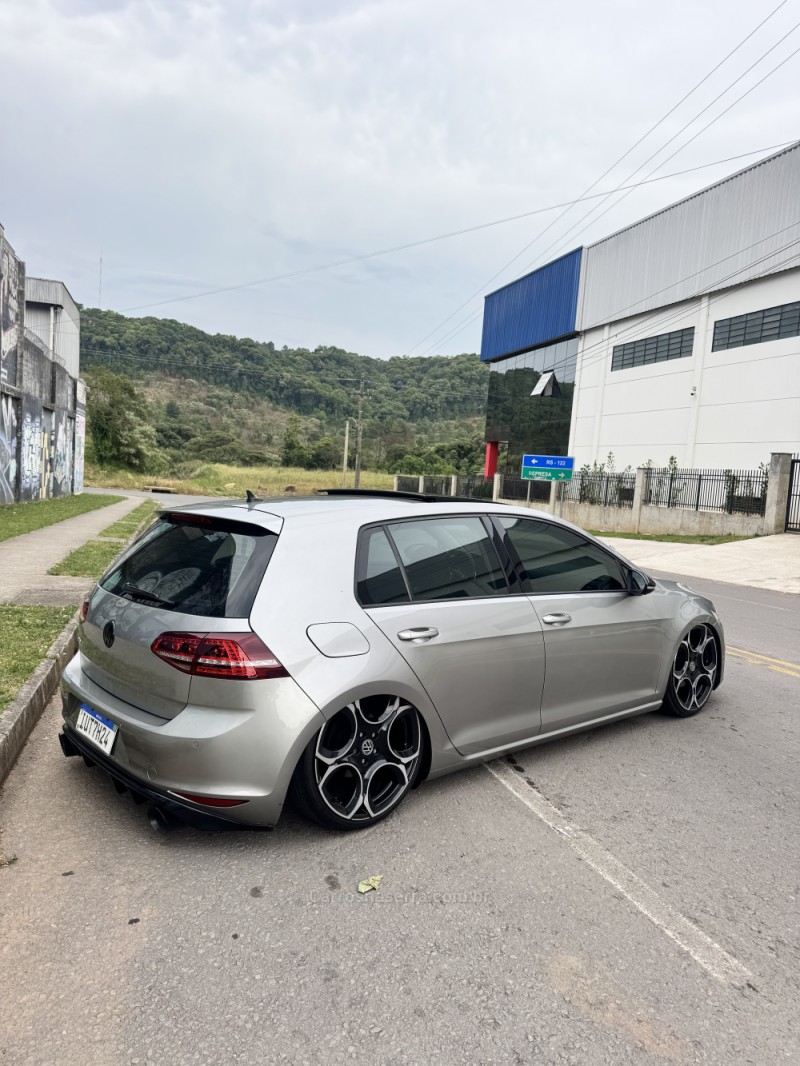 GOLF 1.4 TSI HIGHLINE 16V TOTAL FLEX 4P TIPTRONIC - 2015 - CAXIAS DO SUL