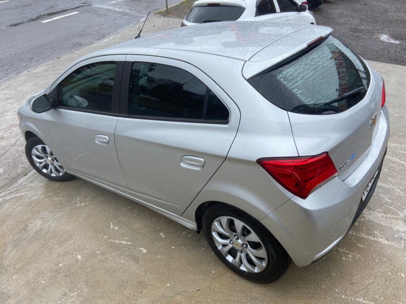 ONIX 1.4 MPFI LT 8V FLEX 4P MANUAL - 2018 - CAXIAS DO SUL