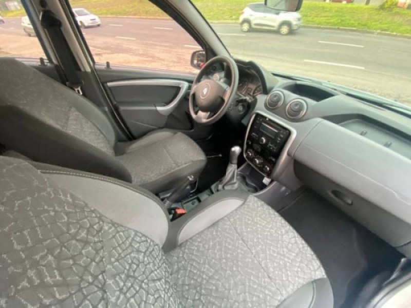 DUSTER 1.6 EXPRESSION 4X2 16V FLEX 4P MANUAL - 2015 - CAXIAS DO SUL