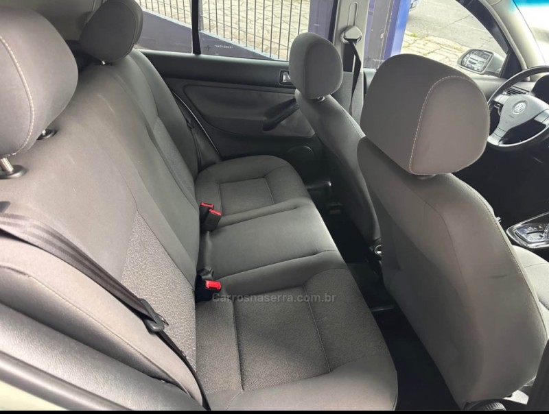 GOLF 2.0 MI 8V FLEX 4P TIPTRONIC - 2009 - CAXIAS DO SUL