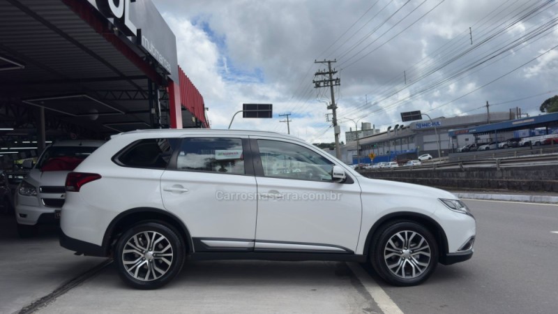 OUTLANDER 2.0 16V GASOLINA 4P AUTOMÁTICO - 2017 - CAXIAS DO SUL