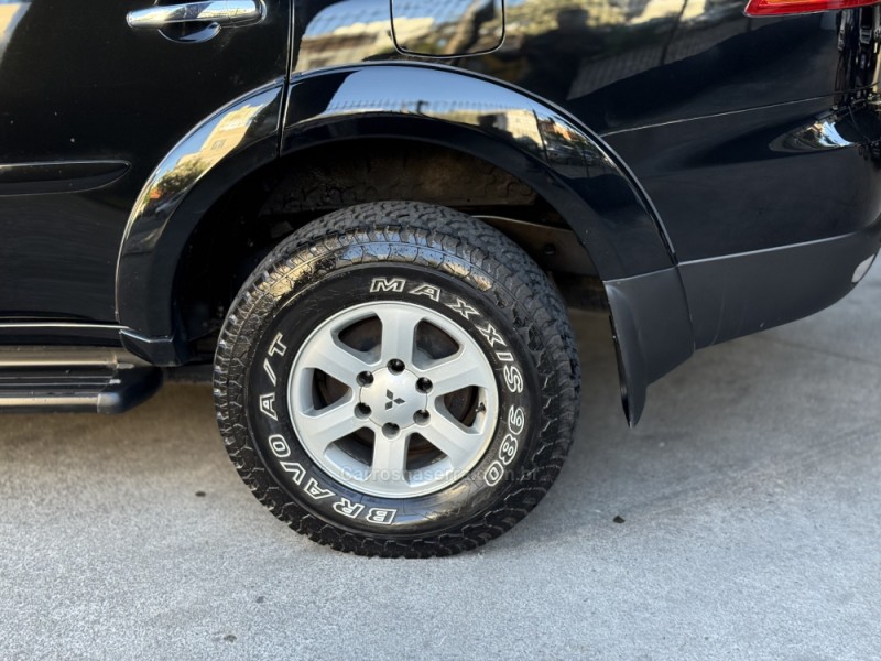 PAJERO DAKAR 3.2 HPE 4X4 7 LUGARES 16V TURBO INTERCOOLER DIESEL 4P AUTOMÁTICO - 2010 - CAXIAS DO SUL