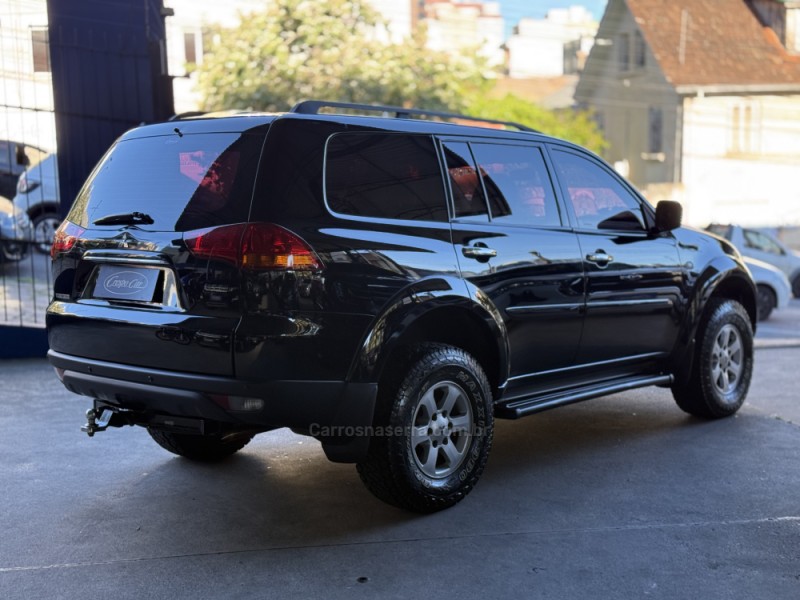 PAJERO DAKAR 3.2 HPE 4X4 7 LUGARES 16V TURBO INTERCOOLER DIESEL 4P AUTOMÁTICO - 2010 - CAXIAS DO SUL