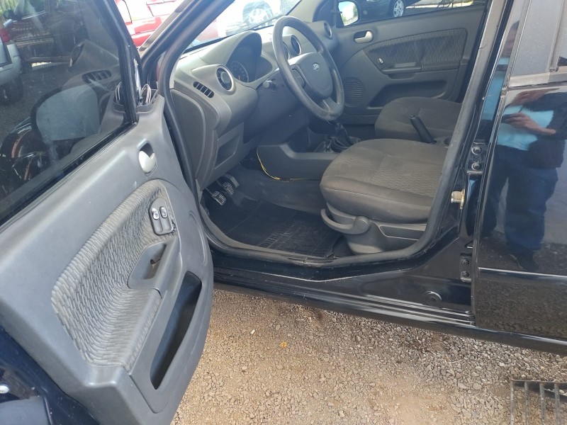 FIESTA 1.6 MPI CLASS SEDAN 8V FLEX 4P MANUAL - 2006 - CAXIAS DO SUL