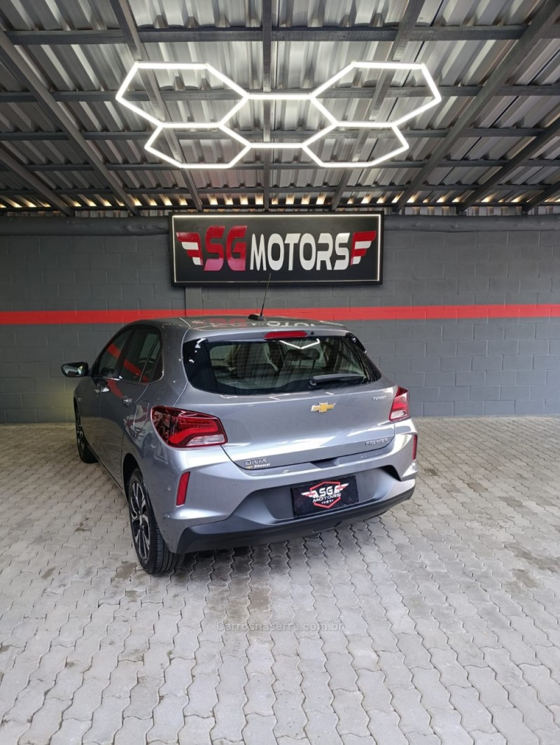 ONIX 1.0	PREMIER PLUS 12V TURBO FLEX 4P AUTOMÁTICO - 2023 - HARMONIA