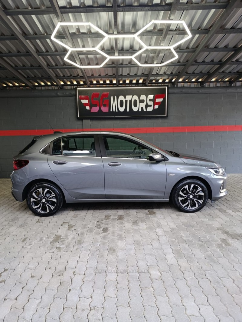 ONIX 1.0	PREMIER PLUS 12V TURBO FLEX 4P AUTOMÁTICO - 2023 - HARMONIA