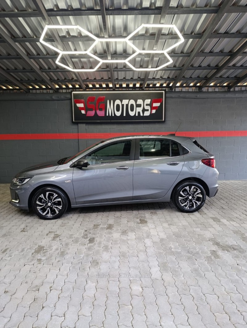 ONIX 1.0	PREMIER PLUS 12V TURBO FLEX 4P AUTOMÁTICO - 2023 - HARMONIA