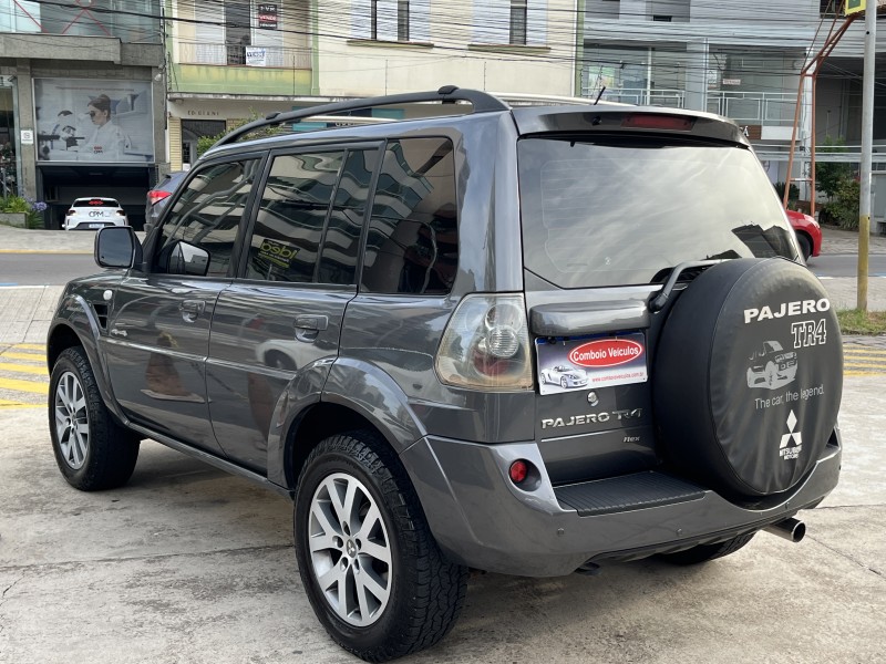 PAJERO TR4 2.0 4X4 16V 140CV FLEX 4P AUTOMÁTICO - 2013 - CAXIAS DO SUL