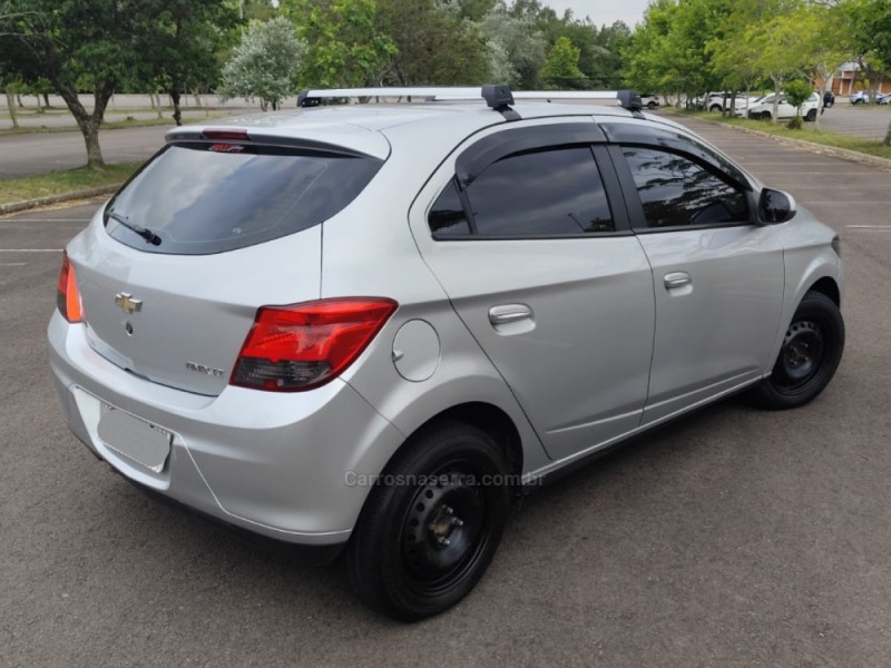 ONIX 1.4 MPFI LT 8V FLEX 4P MANUAL - 2015 - BENTO GONçALVES