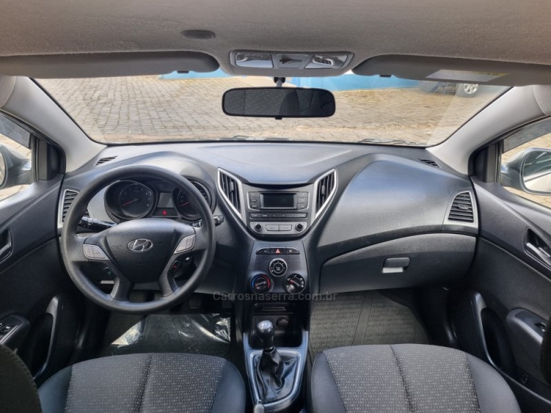 HB20 1.0 COMFORT 12V FLEX 4P MANUAL - 2017 - VACARIA